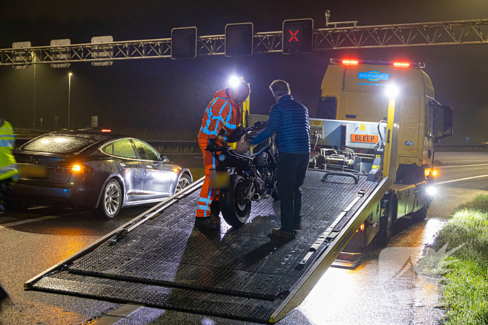 Motorrijder gaat onderuit