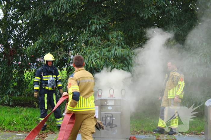 Veel rookontwikkeling bij brand in ondergrondse container