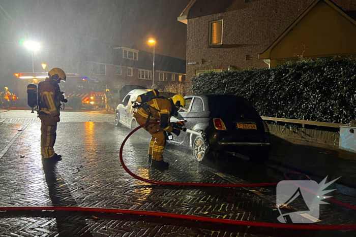 Twee voertuigen total-loss door brand