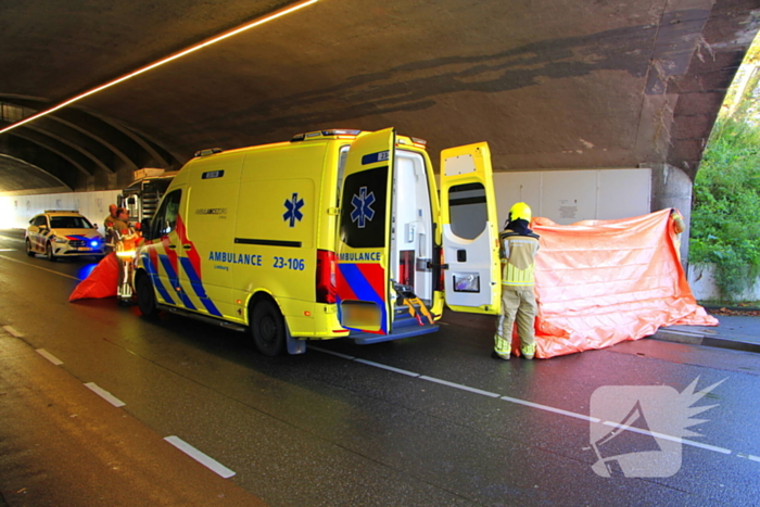 Fietser aangereden door veegwagen