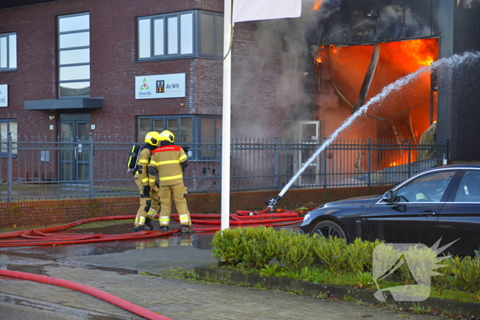 Hulpdiensten groots ingezet voor brand