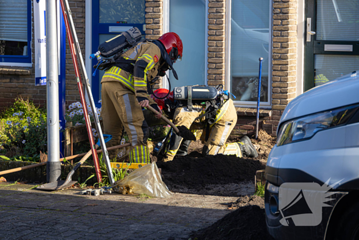 Gasleiding geraakt tijdens werkzaamheden in tuin