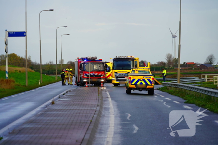 Schade na botsing tussen twee voertuigen