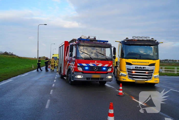 Schade na botsing tussen twee voertuigen