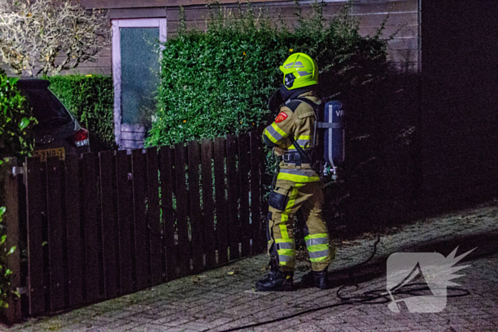 Bewoner blust vlam in de pan