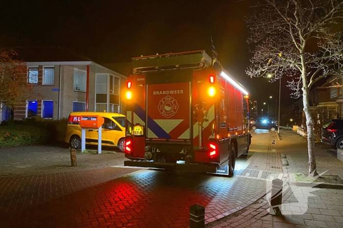 Brandweer doet onderzoek naar gaslucht in woning