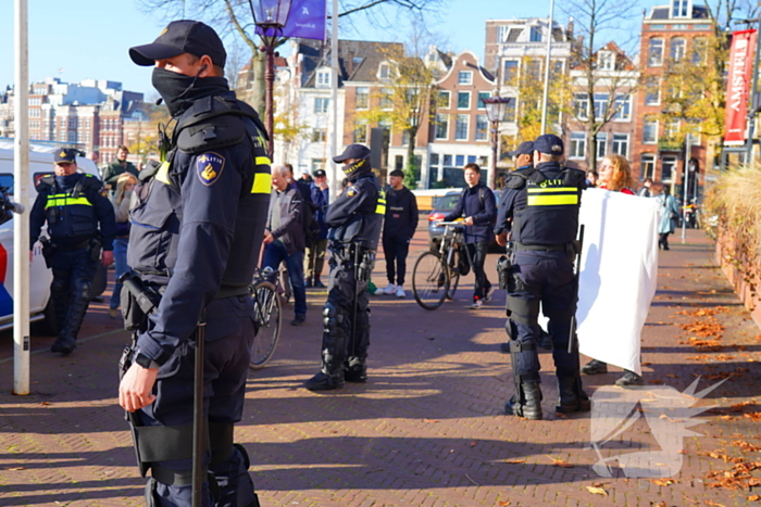 Tien activisten aangehouden bij protest