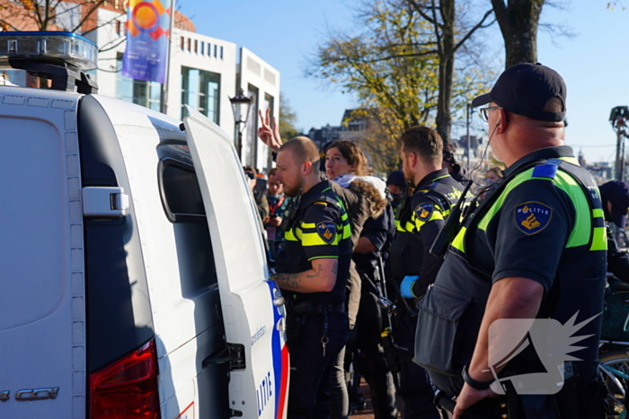 Tien activisten aangehouden bij protest