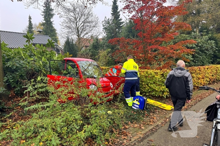 Ongeval met twee voertuigen eindigt in bosschages