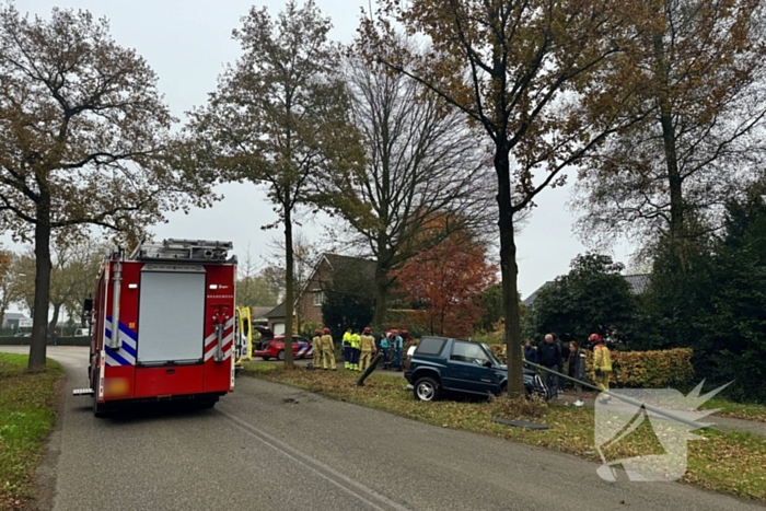 Ongeval met twee voertuigen eindigt in bosschages