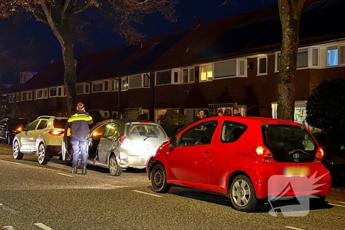 Kop-staart botsing met drie voertuigen zorgt voor verkeershinder