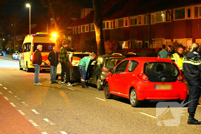 Kop-staart botsing met drie voertuigen zorgt voor verkeershinder