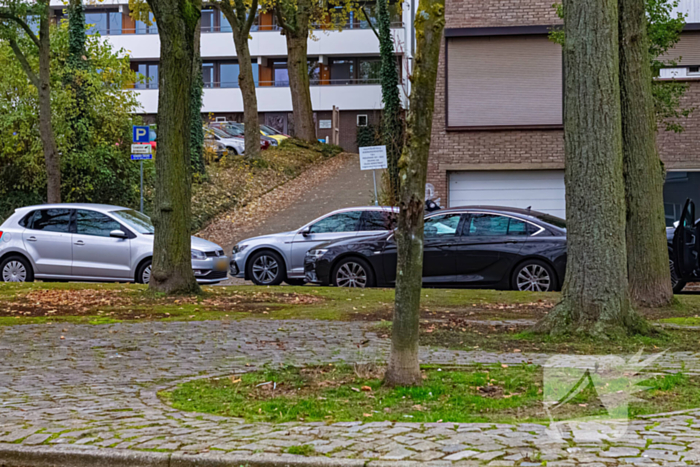 Politie treed woning binnen en houdt 3 personen aan