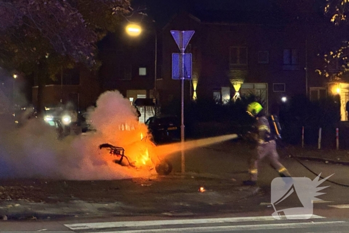 Scooter gaat in vlammen op