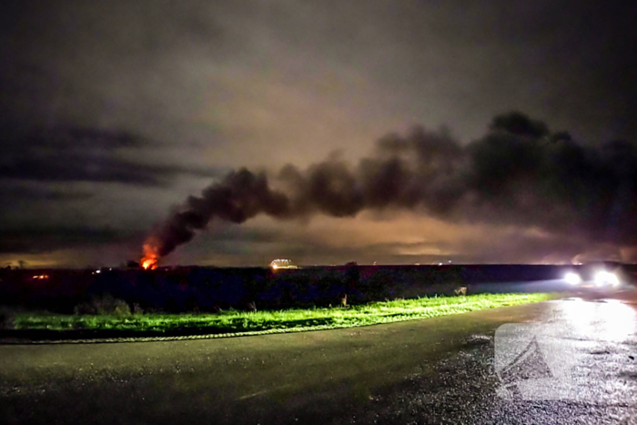 Grote uitslaande brand bij agrarische schuur