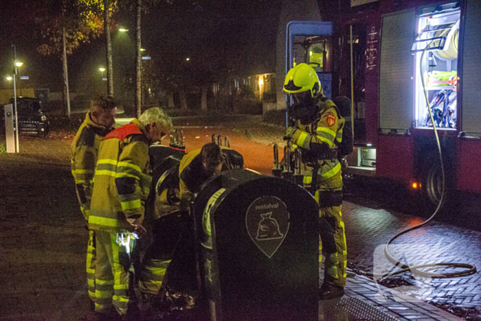 Brand in ondergrondse afvalcontainer