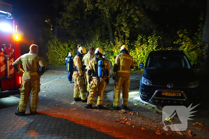 Getuigen en politie voorkomen grote schade bij voertuigbrand