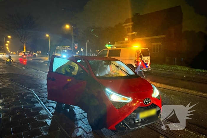 Barst in autoruit na botsing met fietser