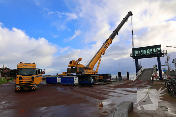 Tijdelijke auto brug geplaatst