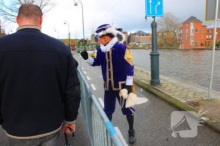 Burgemeester heet sinterklaas welkom