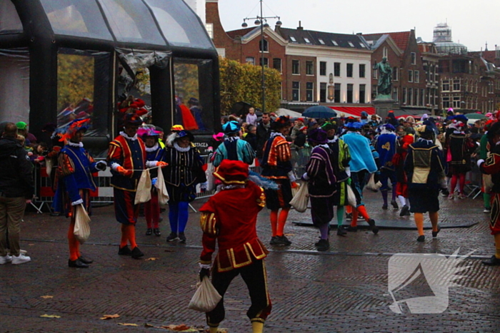 Burgemeester heet sinterklaas welkom