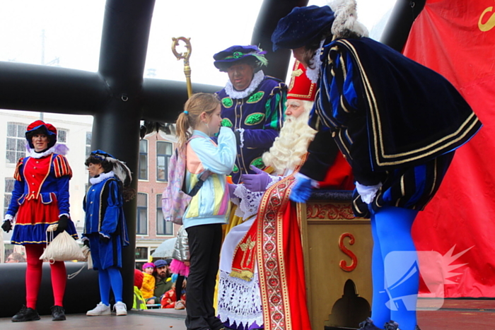 Burgemeester heet sinterklaas welkom