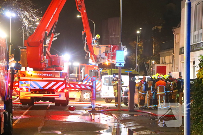 Grote brand in Sports Company, hotel ontruimd