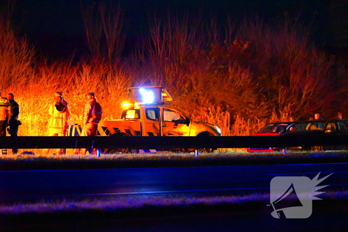 Enorme schade nadat bestelbus op voertuig van weginspecteur klapt