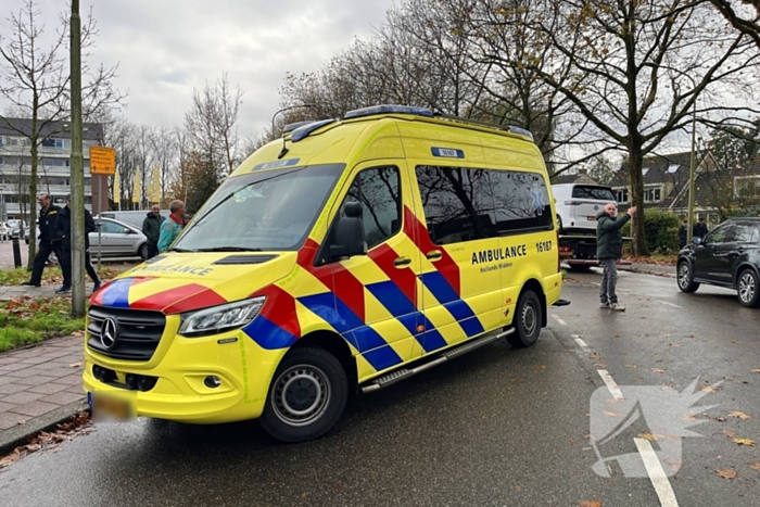 Scooterrijder hard ten val door overstekende voetganger