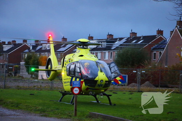 Traumahelikopter landt voor medische noodsituatie