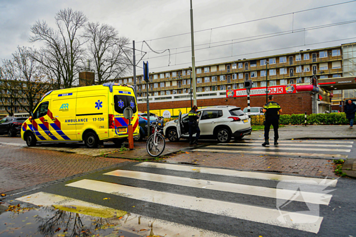 Fietser gewond bij aanrijding met personenauto