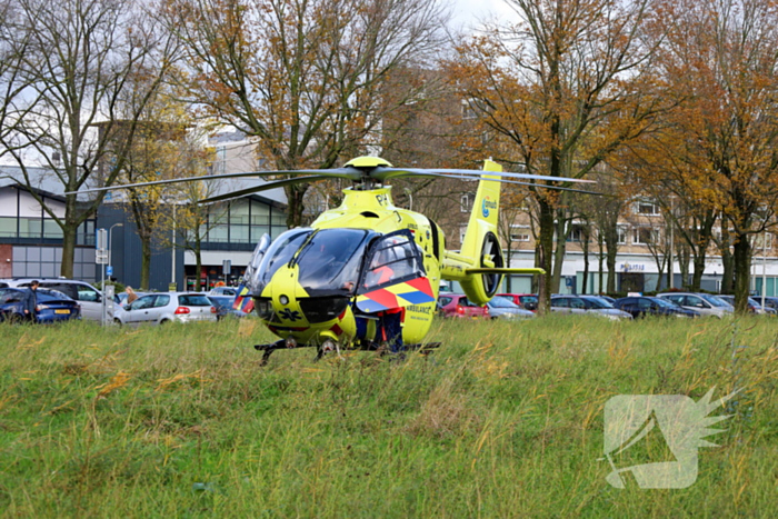 Persoon zwaargewond na val van grote hoogte