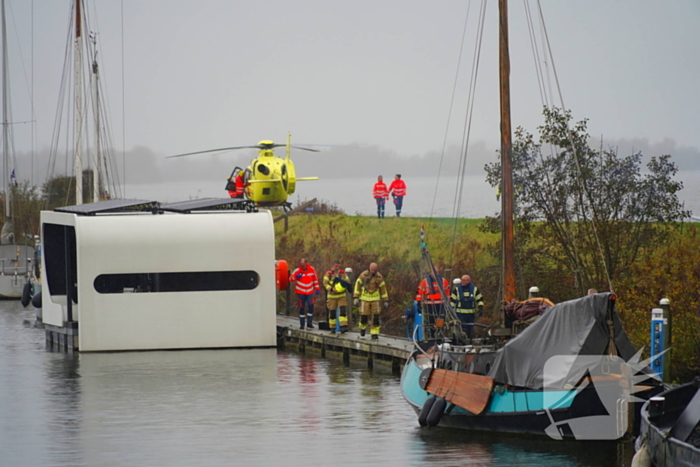 Overleden persoon aangetroffen na melding persoon te water