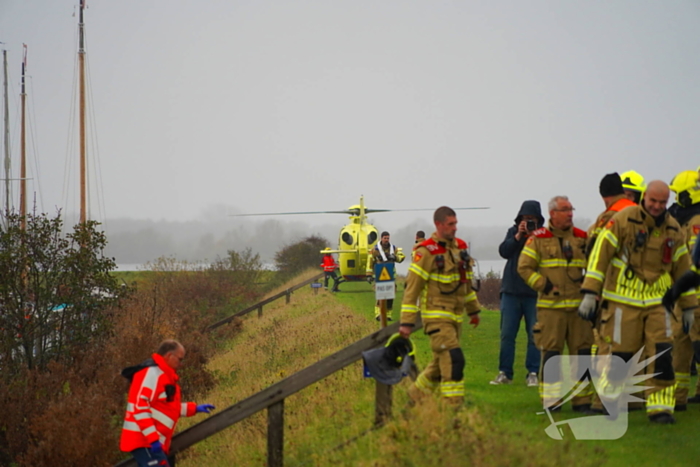 Overleden persoon aangetroffen na melding persoon te water