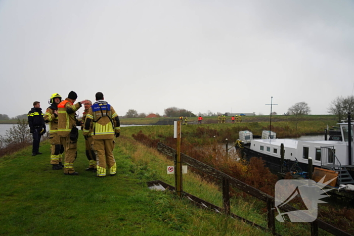 Overleden persoon aangetroffen na melding persoon te water