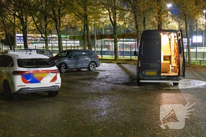 Vuurwapen gezien bij botsingen op parkeerterrein