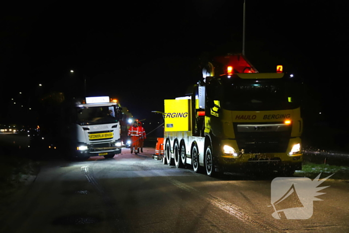 Snelweg afgesloten door gevaarlijke ijsplaten