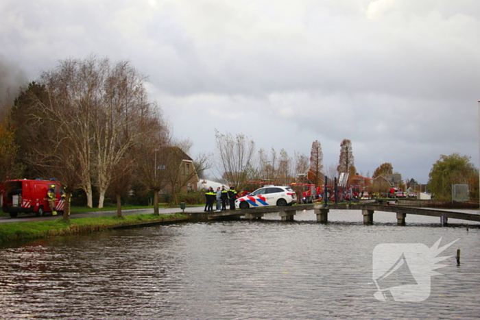 Brandweer groots ingezet voor uitslaande brand in kwekerij