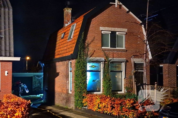 Oudere bewoner verlaat optijd brandende woning