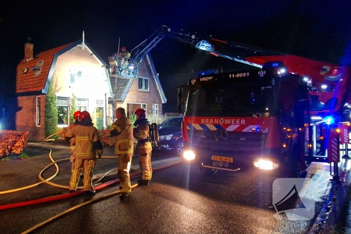 Oudere bewoner verlaat optijd brandende woning