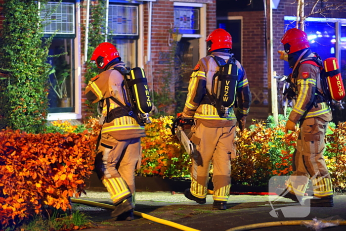 Oudere bewoner verlaat optijd brandende woning