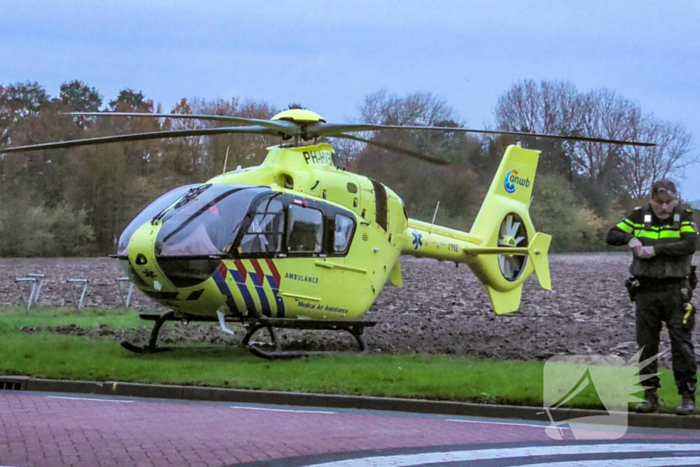 Traumahelikopter landt voor medische noodsituatie