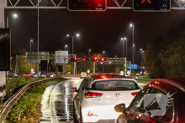 Ongeval met voertuig Rijkswaterstaat tijdens afsluiten