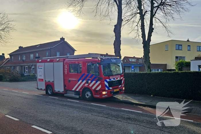 Keuken zwartgeblakerd na vlam in de pan