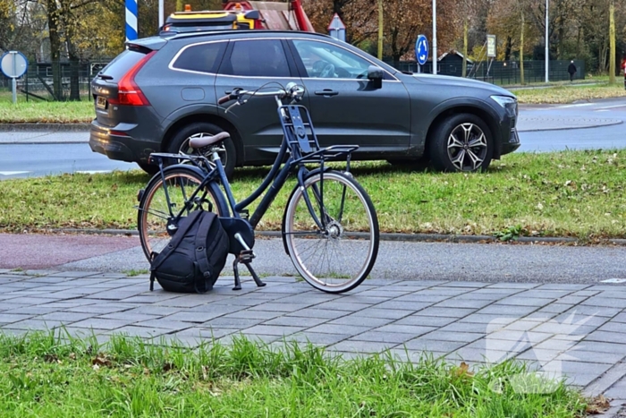 Fietser aangereden op rotonde