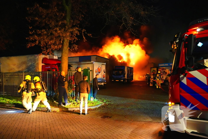 Rookontwikkeling en vlammen bij grote brand