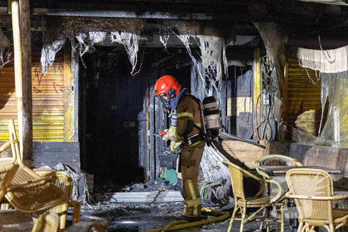 Explosie en brand richten grote schade aan bij restaurant