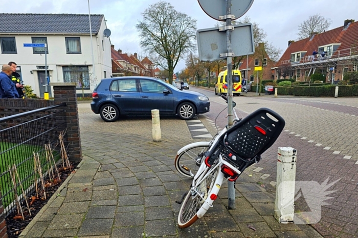 Fietsster gewond bij botsing met auto