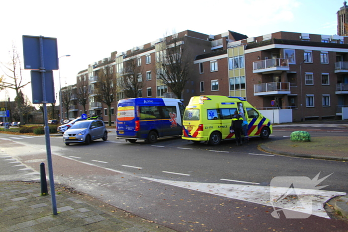 Fietser gewond bij aanrijding op kruispunt