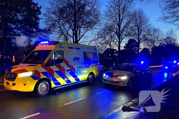 Fietser ernstig gewond bij botsing met auto